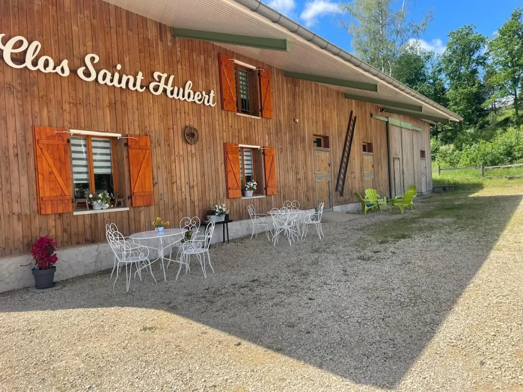 Le clos saint Hubert avec terrasse et vu sur la forêt en Moselle