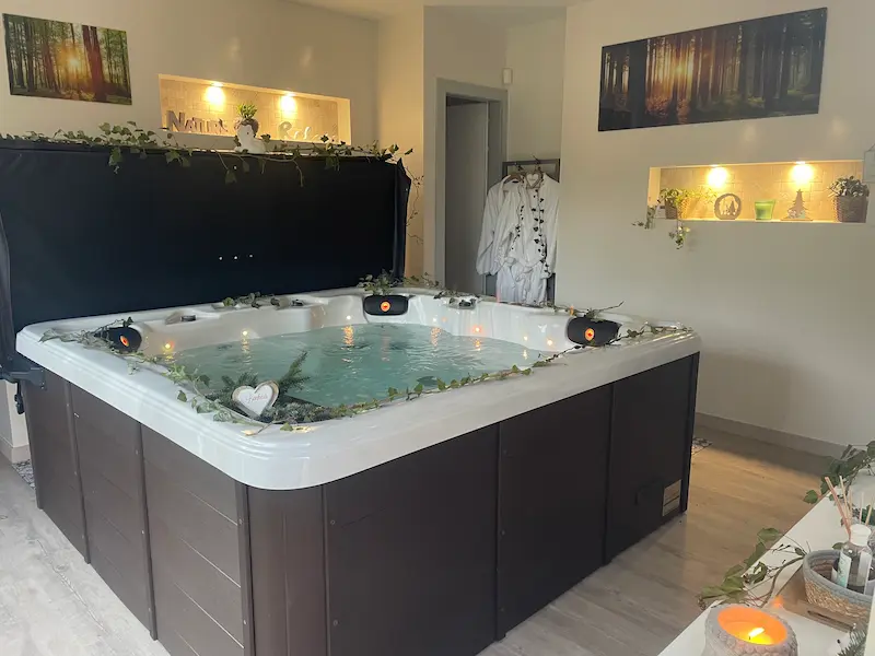 Spa de la forêt avec décoration nature