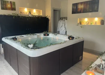 Spa de la forêt avec décoration nature
